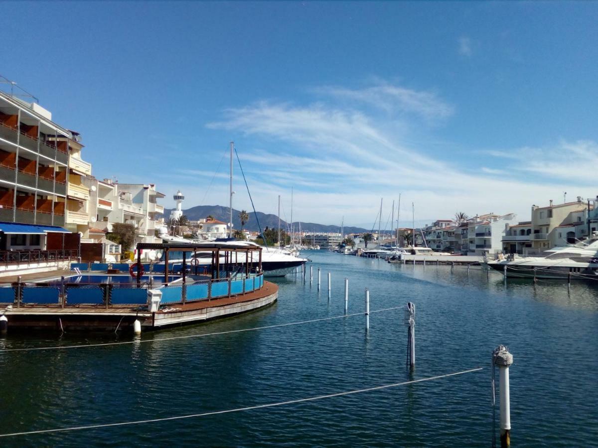 Un Sejour A Empuriabrava-terrasse-vue -clime- Wifi Parking