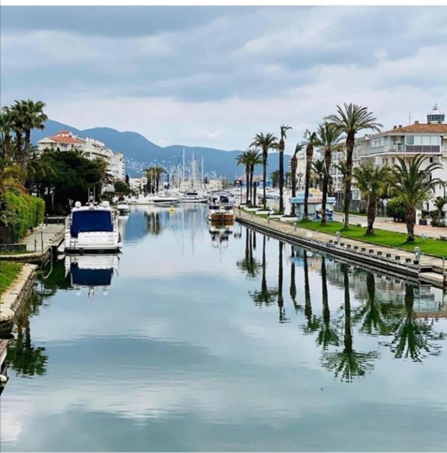 Unsejouraempuriabrava-terrasse-vue -clime- Wifi Parking Empuriabrava